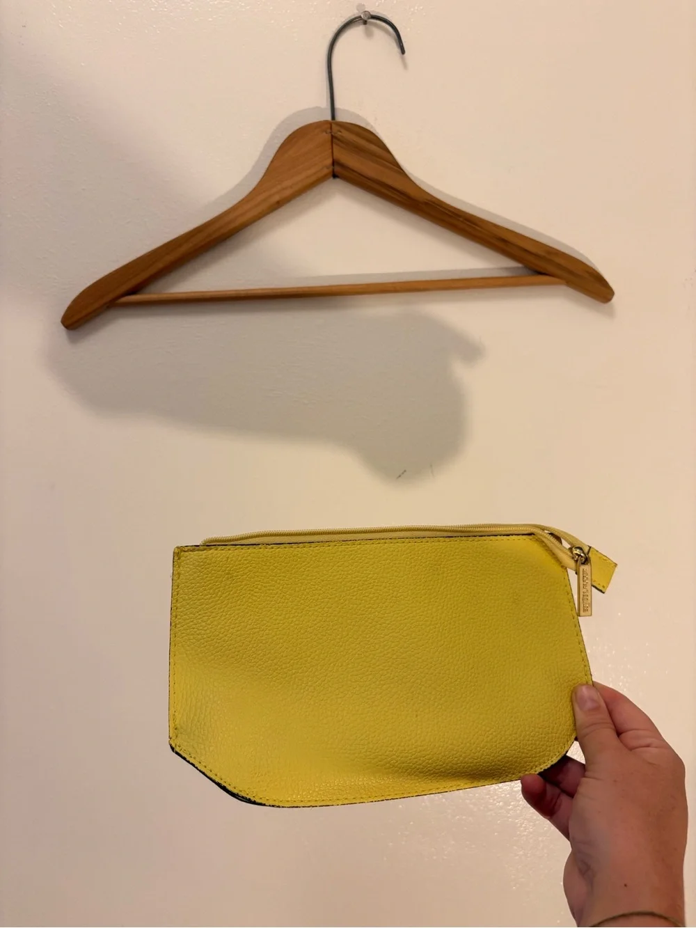 Este Lauder Yellow/Lime Green Leather Zip Pouch